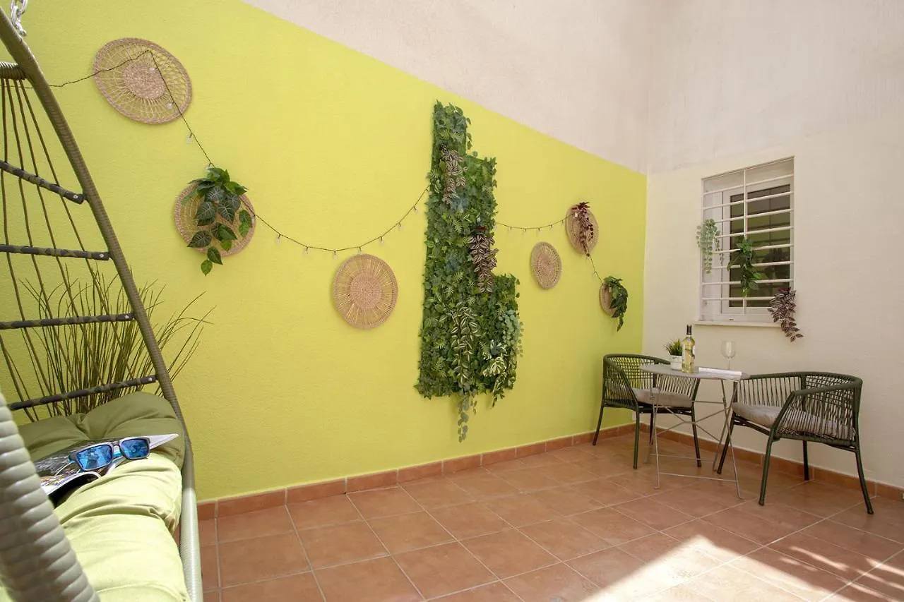 -Malagasunapts-Capuchino Studio